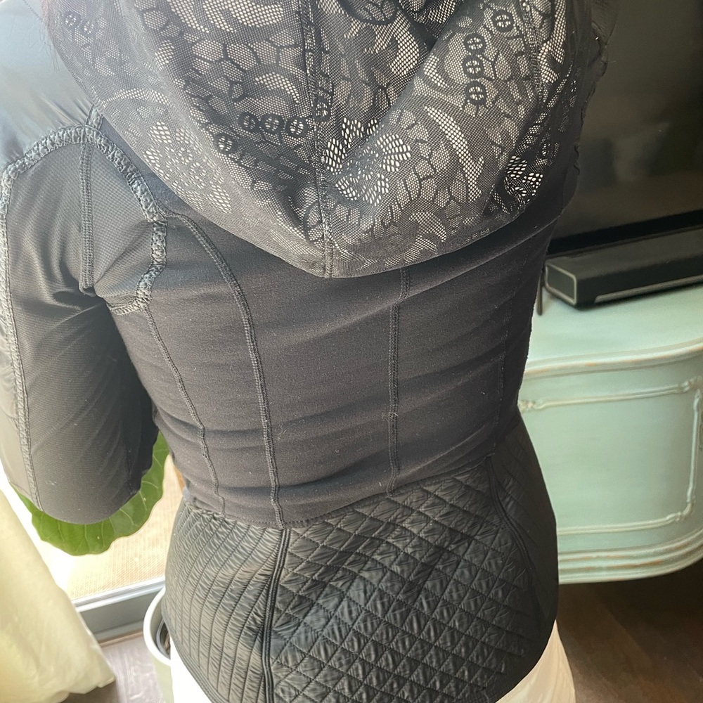 Lululemon jacket - Picture 5 of 7